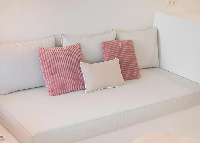 Central Luxurious Suites- Walk To Acropolis - By Good Life Suites